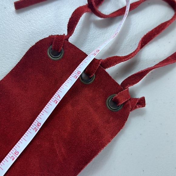 Red Leather waistband/belt with leather fringes and Butterfly Appliqués - Picture 3 of 4